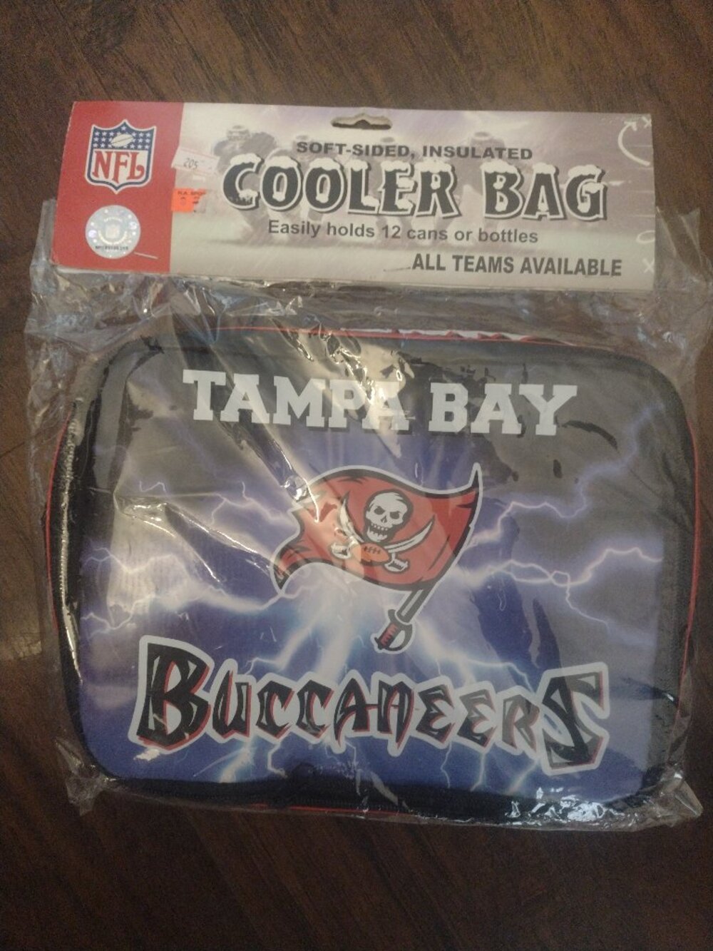 NFL Tampa Bay Buccaneers soft sided insulated cooler bag new